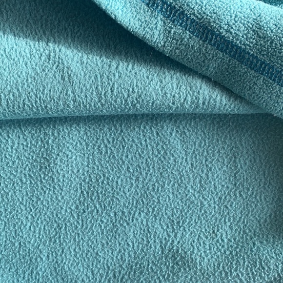 8/$20 Fleece Penguin Foil Pajamas Size 5 - Picture 4 of 6